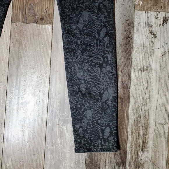 Frame Denim Women's Snake Print Jeans Size 27 Black Gray Skinny Stretchy NWOT - Picture 15 of 16